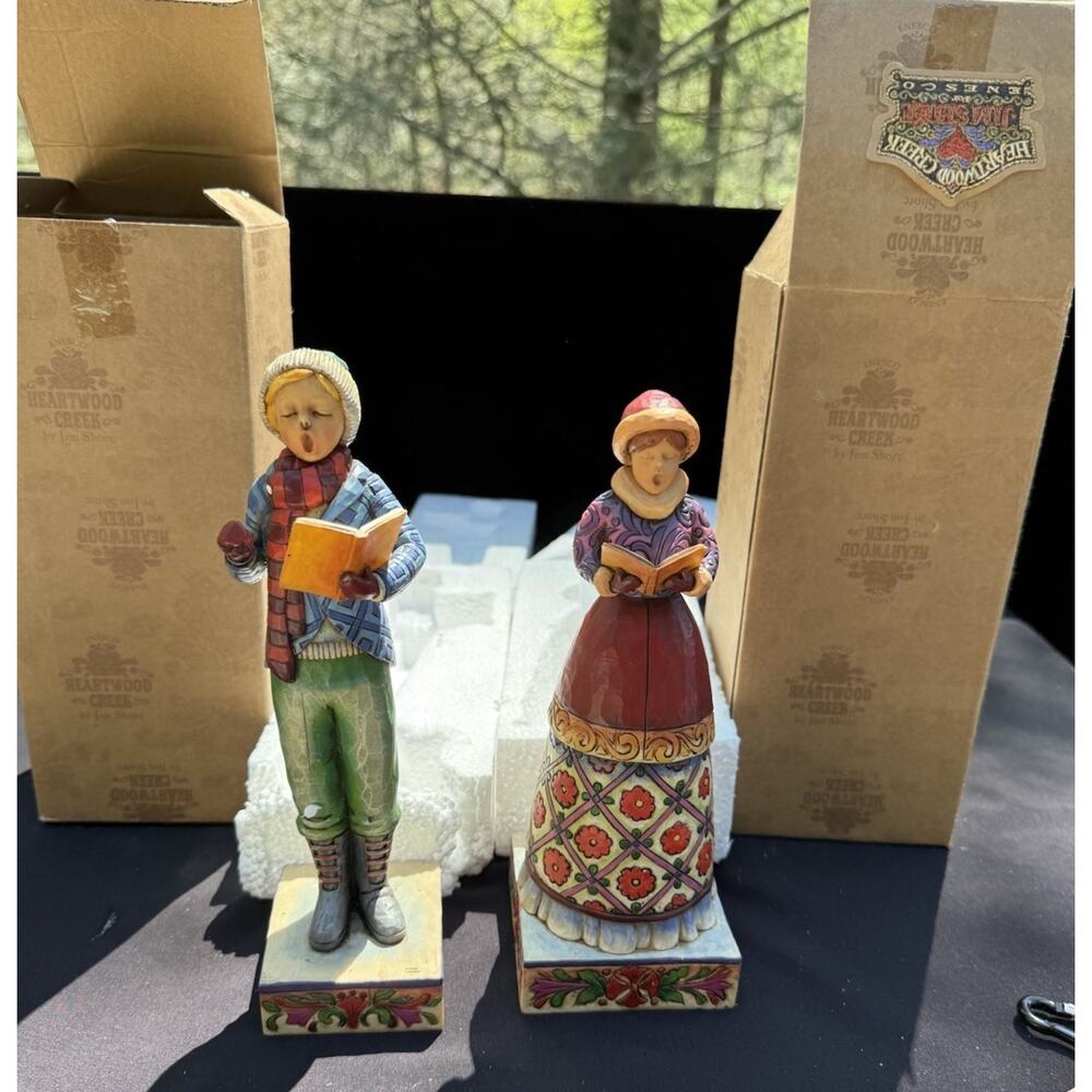 JIM SHORE Christmas Caroler Figurines Boy & Girl Pair Set 40052098 & 4005297 MIB